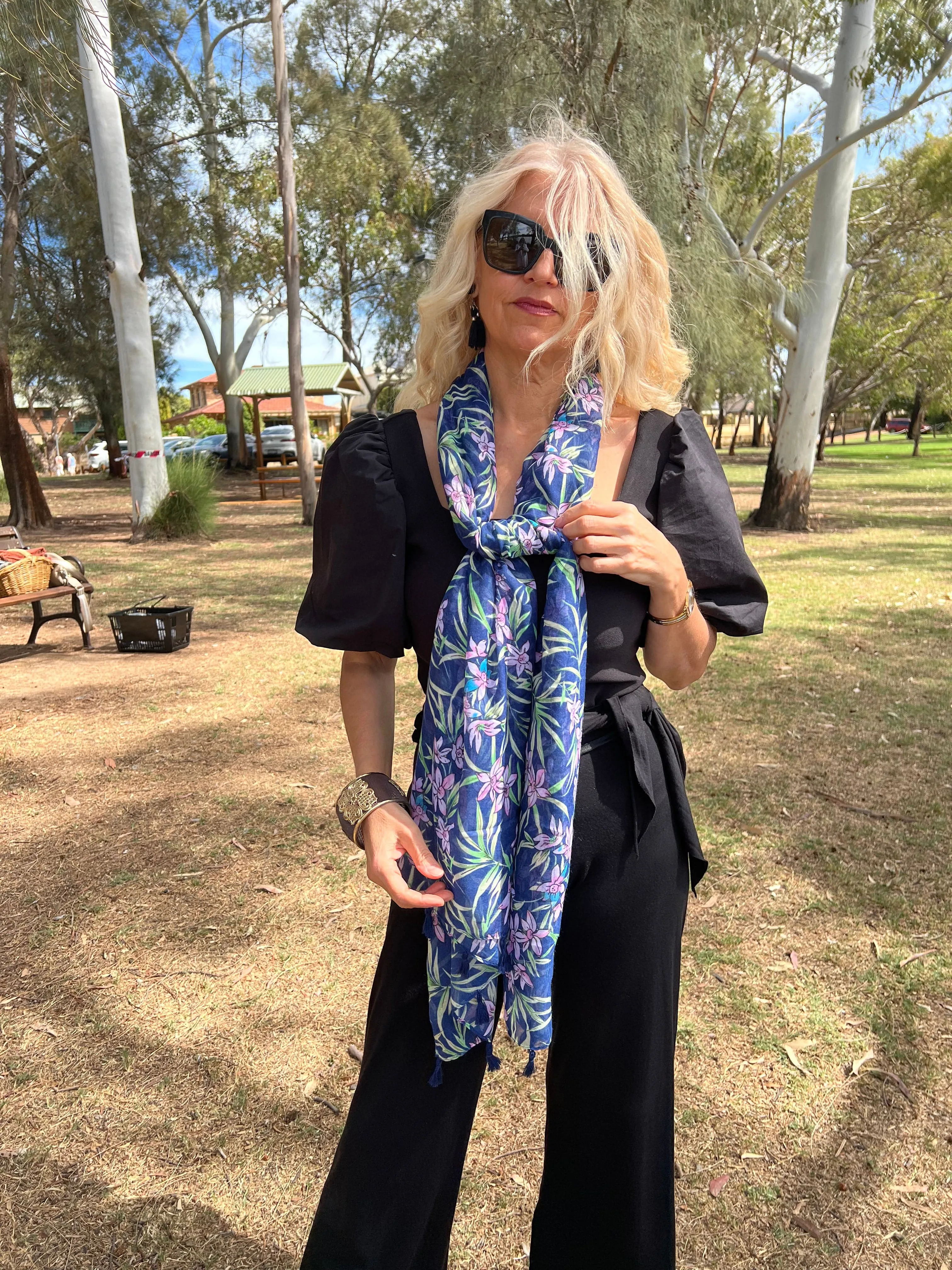 🌸  Blue Floral Scarf Pink Flowers w Tassels